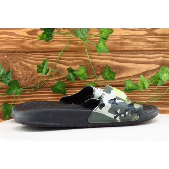 Nike Youth Boys Shoes Sz 7 M Green Synthetic Slide - Picture 4 of 7